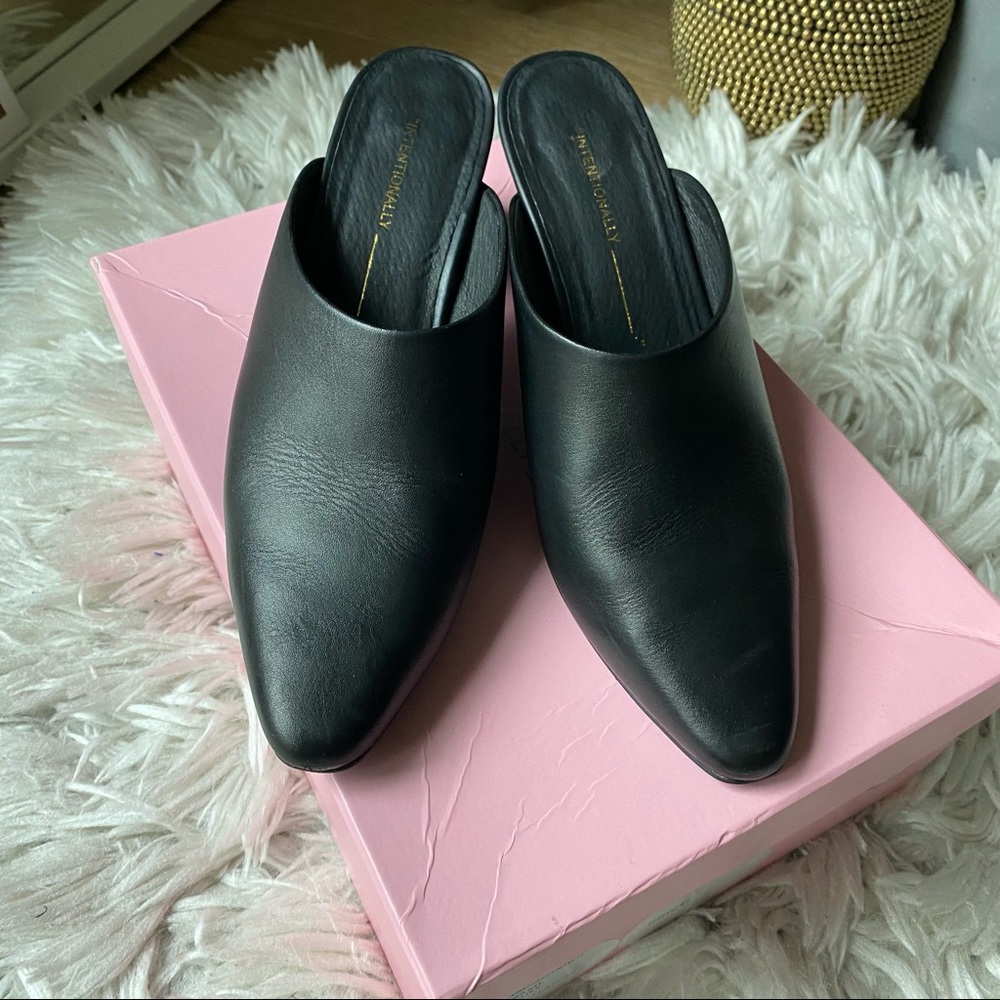 {Intentionally Blank}🔷 leather mule heels